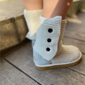 Cream button knitted uggs